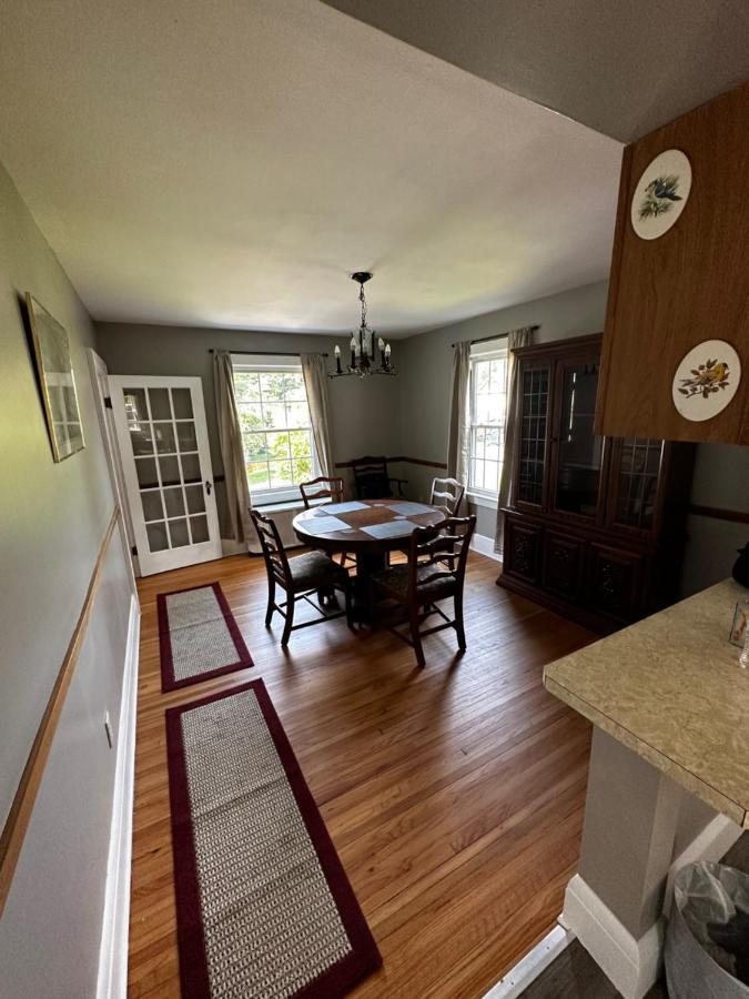 Cute Cape Cod Style Home Pittsfield Exterior photo