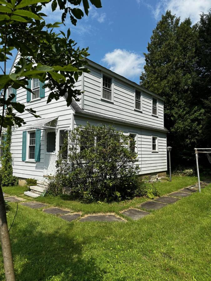 Cute Cape Cod Style Home Pittsfield Exterior photo